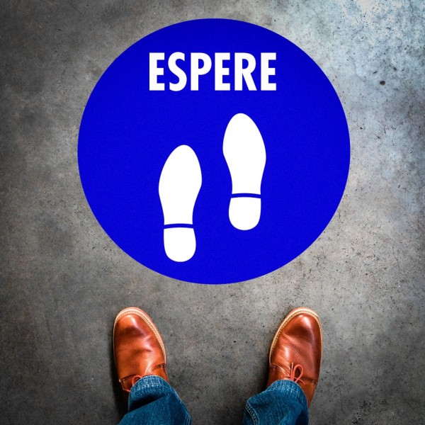 Plantilla pintar señal "espere" con pictograma pisada