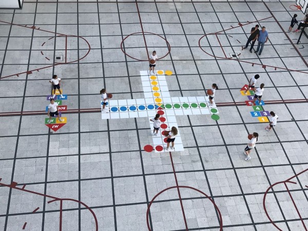 Plantilla pintar juego Twister 3x3 huecos (parchis/3 en raya) suelo/patio